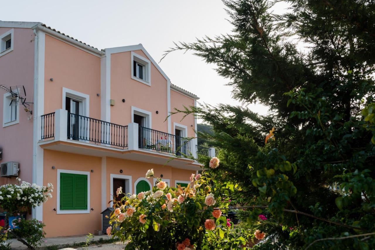 Makris House Appartement *